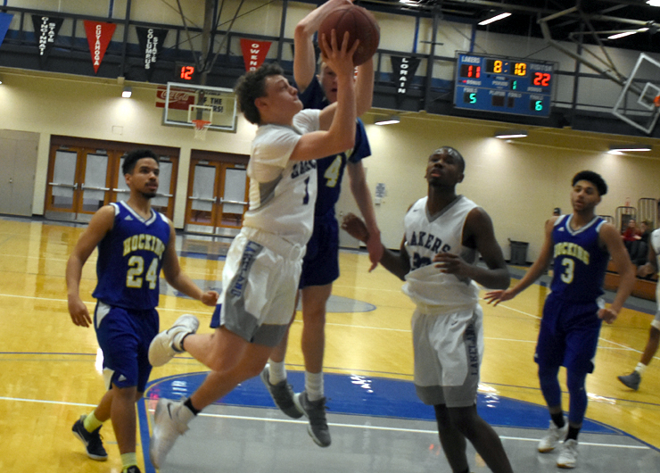 Hocking completes season sweep by beating Lakers, 91-81