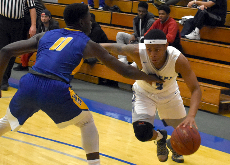 Lakeland gets key late stops in victory over Clark State, 103-93