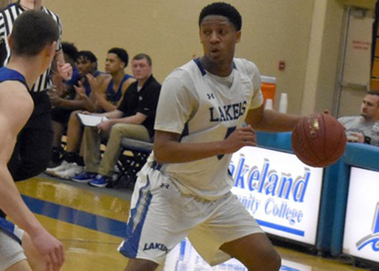 Lakeland men hold off Genesee for tournament opening victory, 72-71
