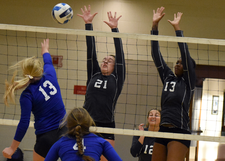 Lakers earn third straight sweep with win over Clark State, 3-0