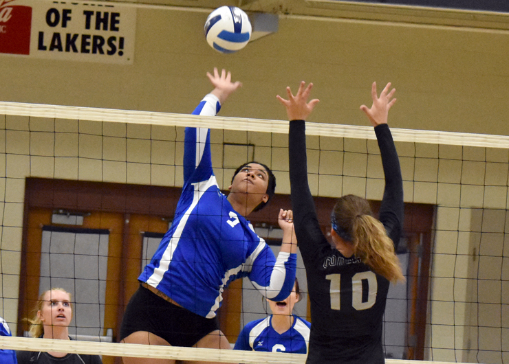 Lakeland falters down the stretch in loss to Columbus State, 3-1