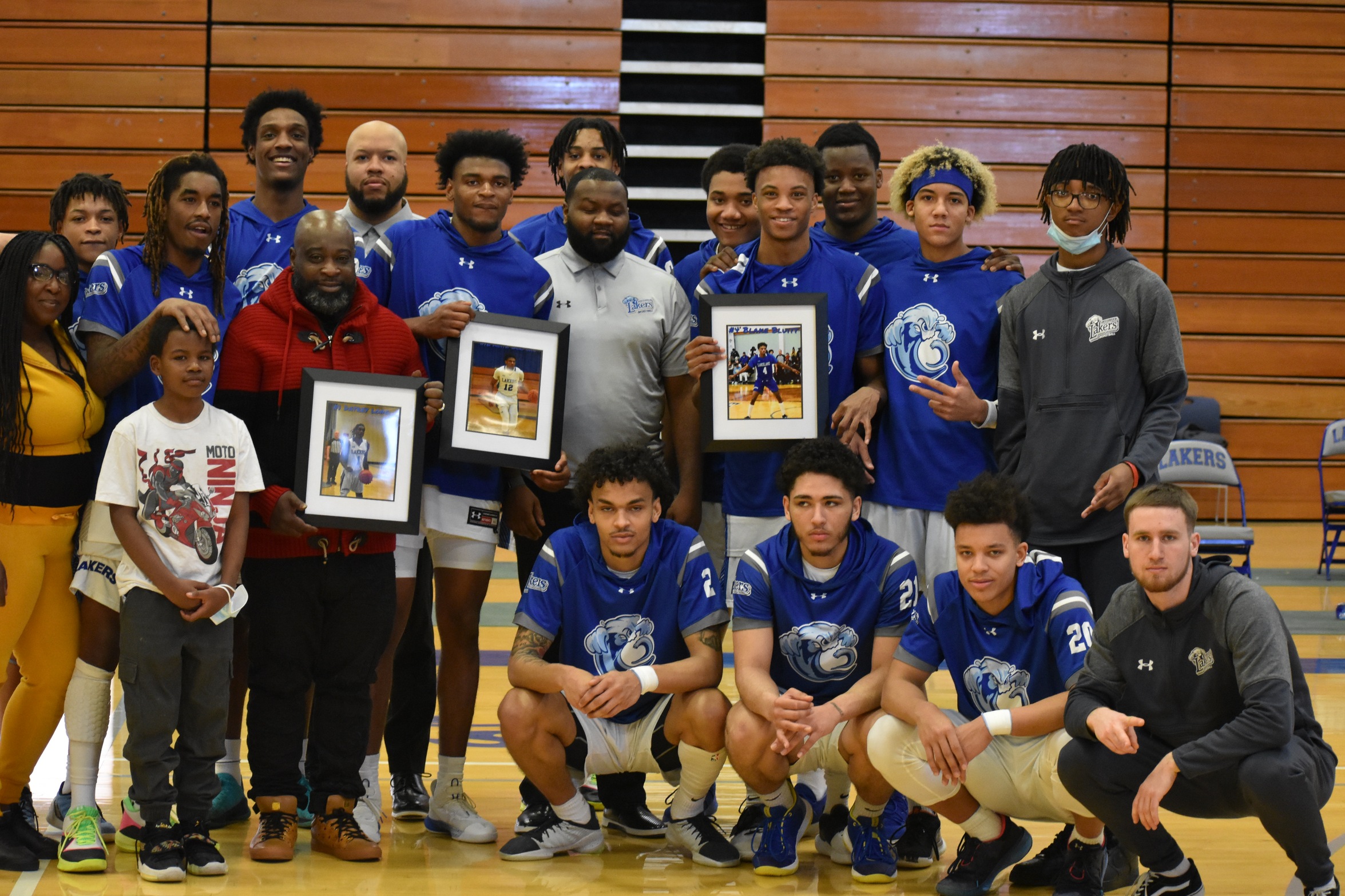 Lakers team with recognized sophomores
