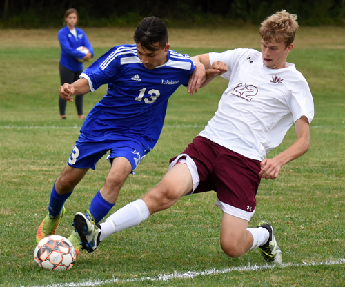 Hat trick by Williams Batres helps Lakeland beat Cincinnati State, 3-0