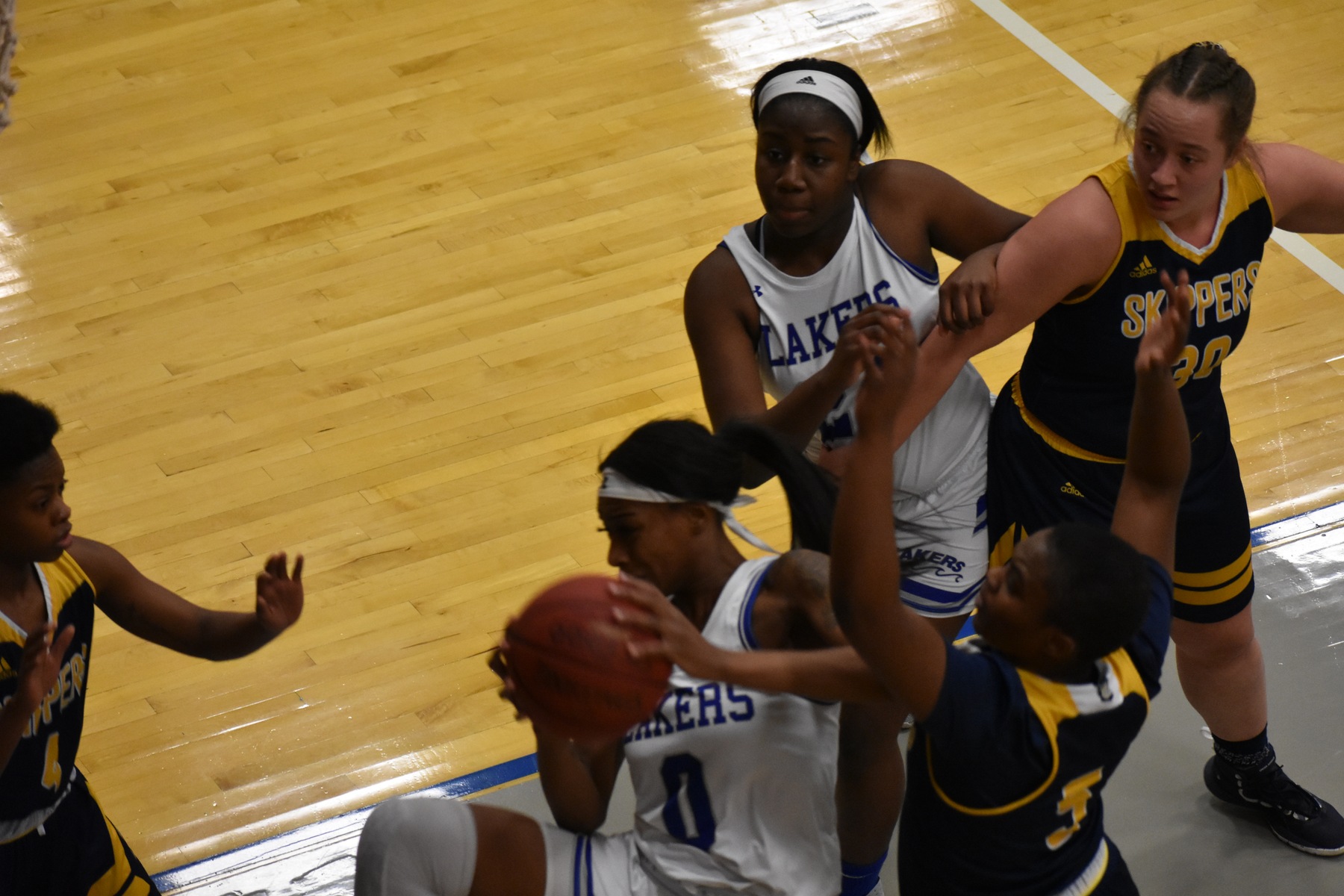 Lady Lakers basketball closes out 2019 with convincing win