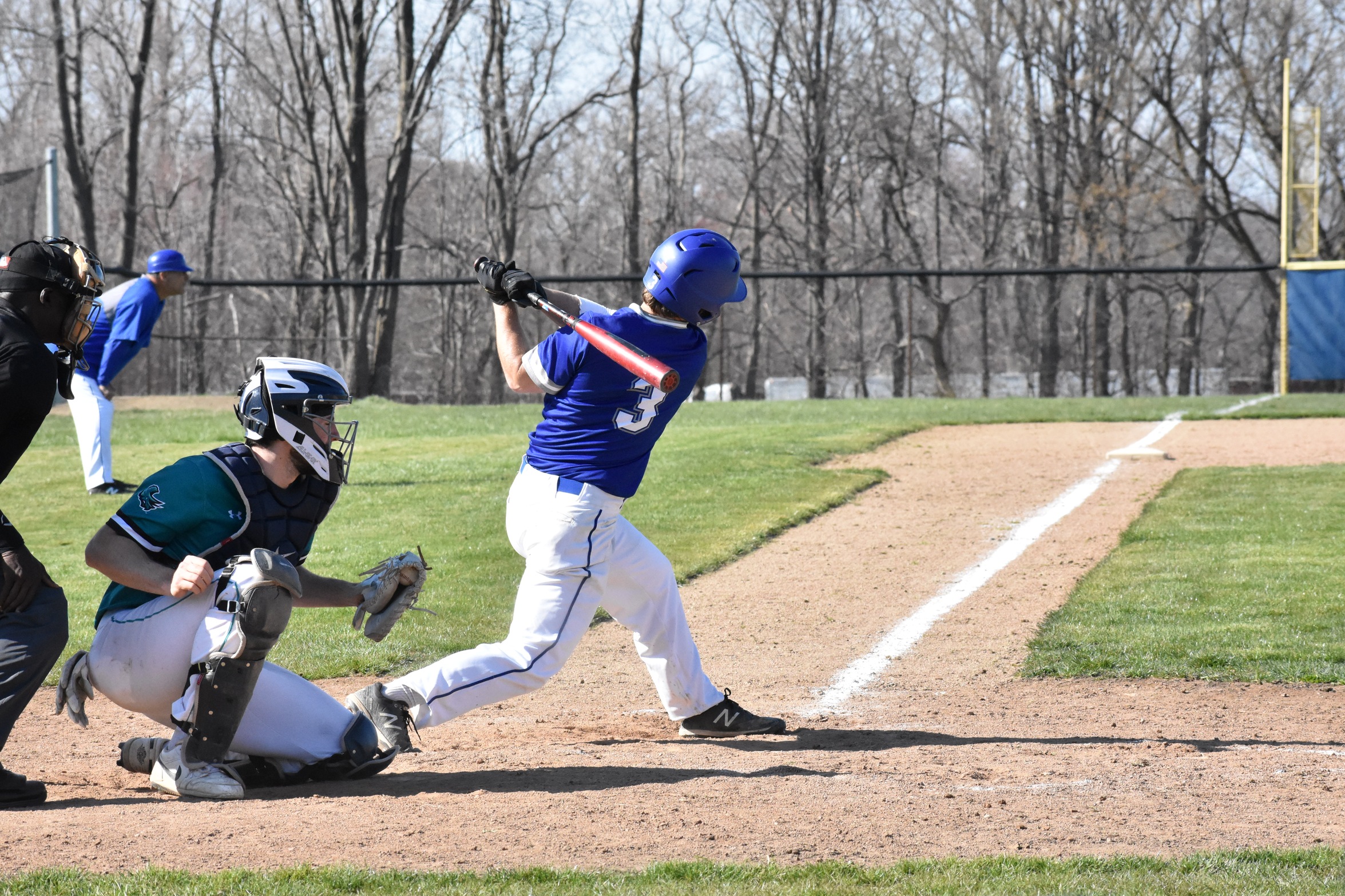 Baseball drops pair to Chargers