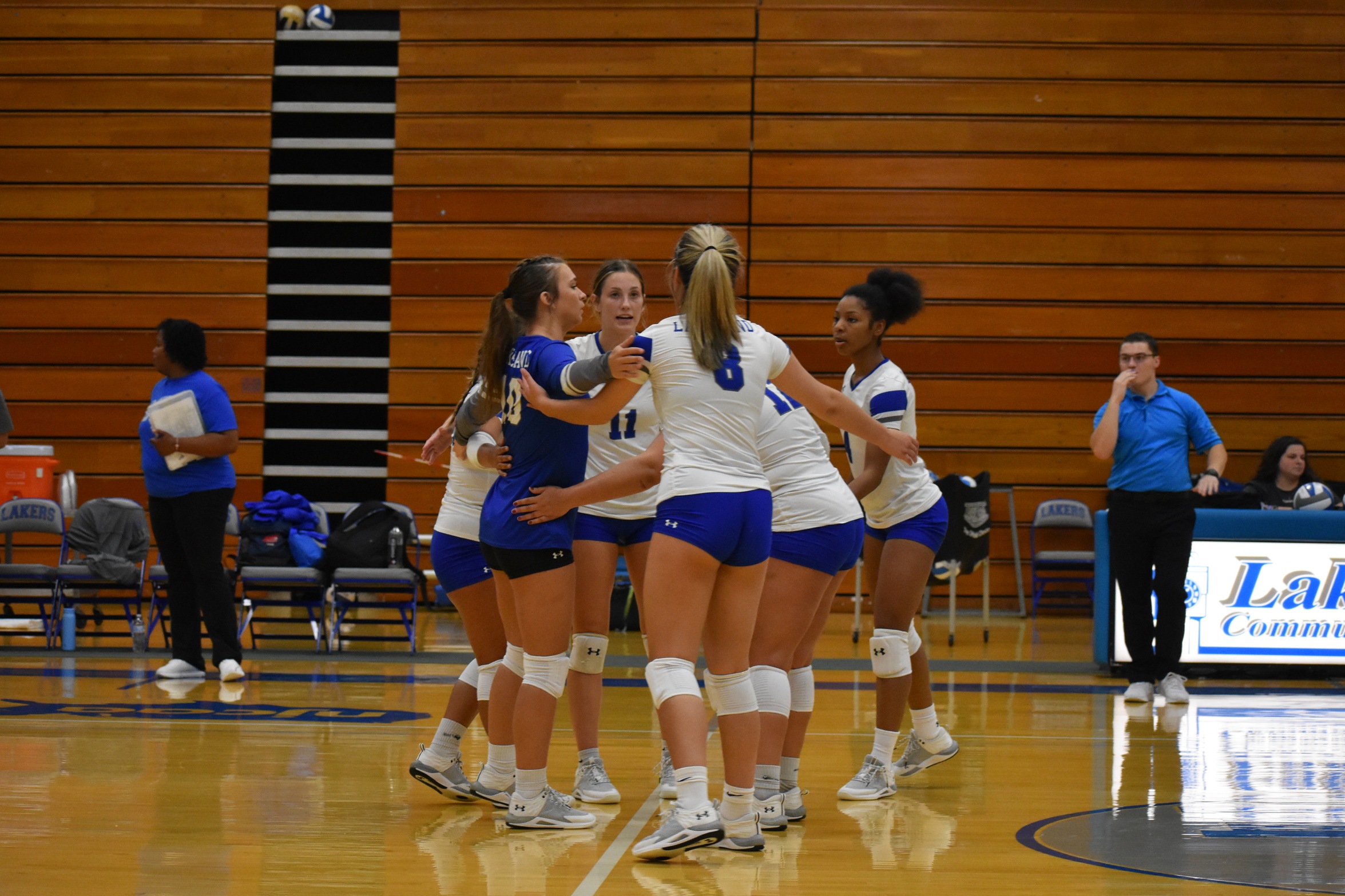 Lakers volleyball topples Titans
